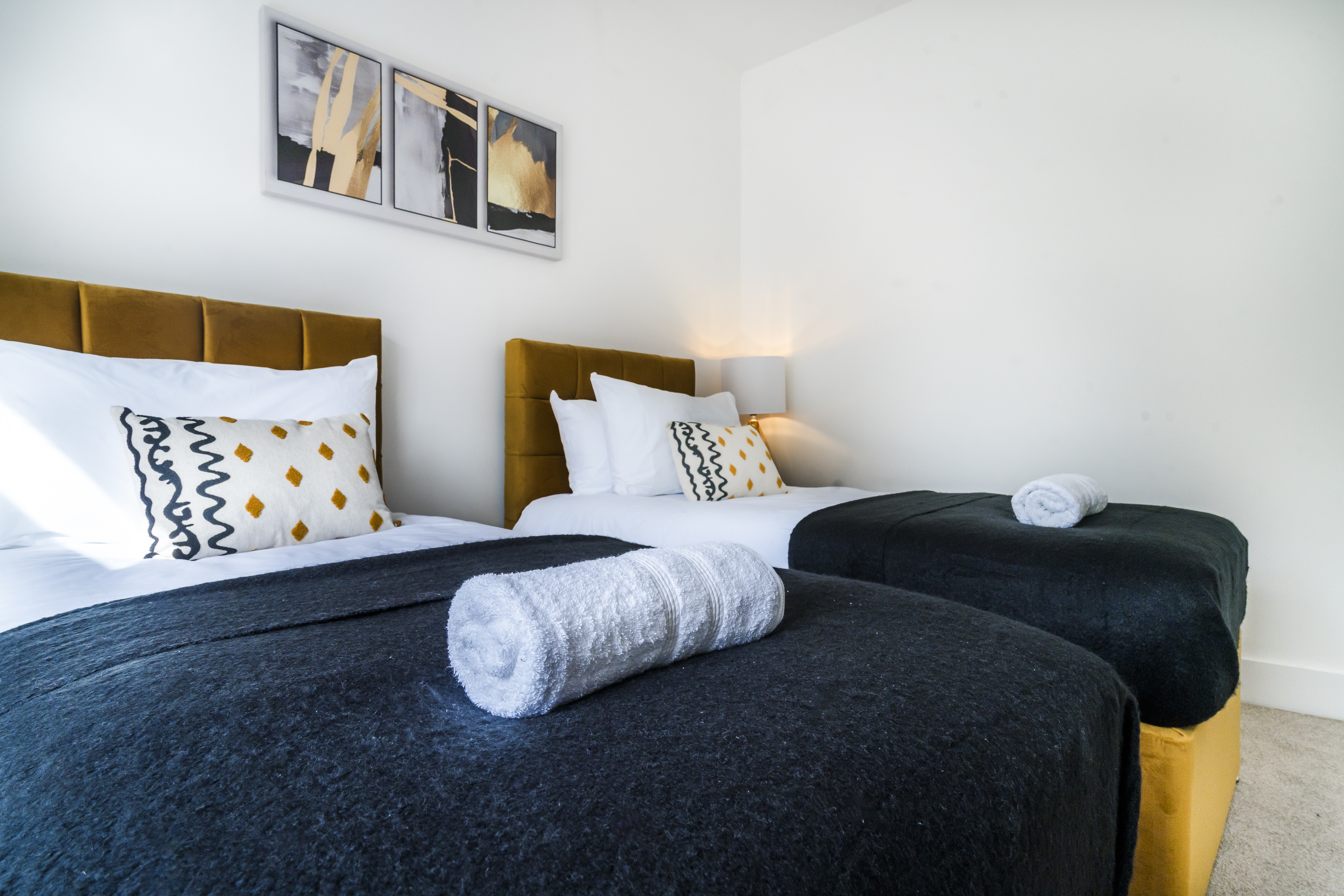 The Weaver hallway and entrance area - contractor accommodation Newcastle-under-Lyme